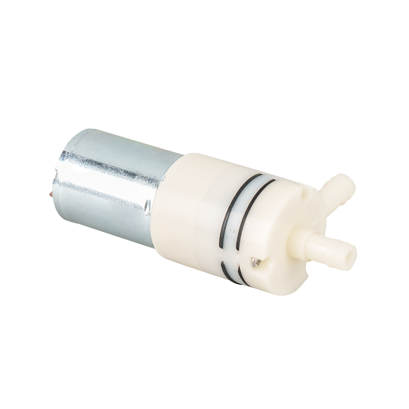 Pompe à eau micro-auto-gênante